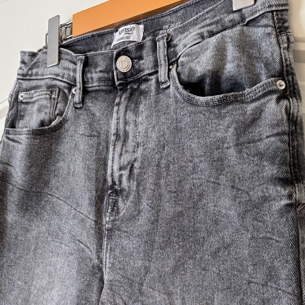 Kensie Charcoal Denim Jeans. Raw Hem. SZ 8 - Picture 2 of 12